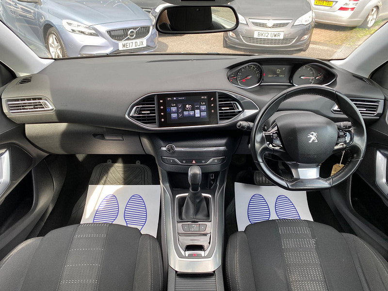 Peugeot 308 1.2 PureTech Allure Auto Euro 6 (s/s) 5dr 5dr Automatic 2015