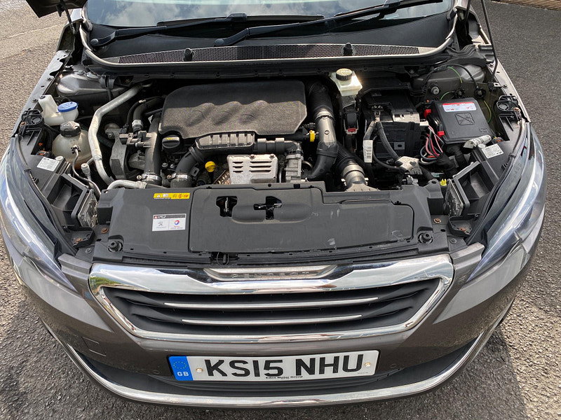 Peugeot 308 1.2 PureTech Allure Auto Euro 6 (s/s) 5dr 5dr Automatic 2015