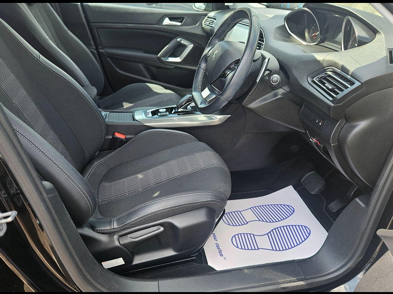 Peugeot 308 1.2 PureTech GPF Allure Hatchback 5dr Petrol EAT Euro 6 (s/s) (130 ps) 5dr Automatic 2020