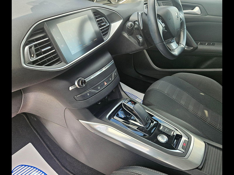 Peugeot 308 1.2 PureTech GPF Allure Hatchback 5dr Petrol EAT Euro 6 (s/s) (130 ps) 5dr Automatic 2020