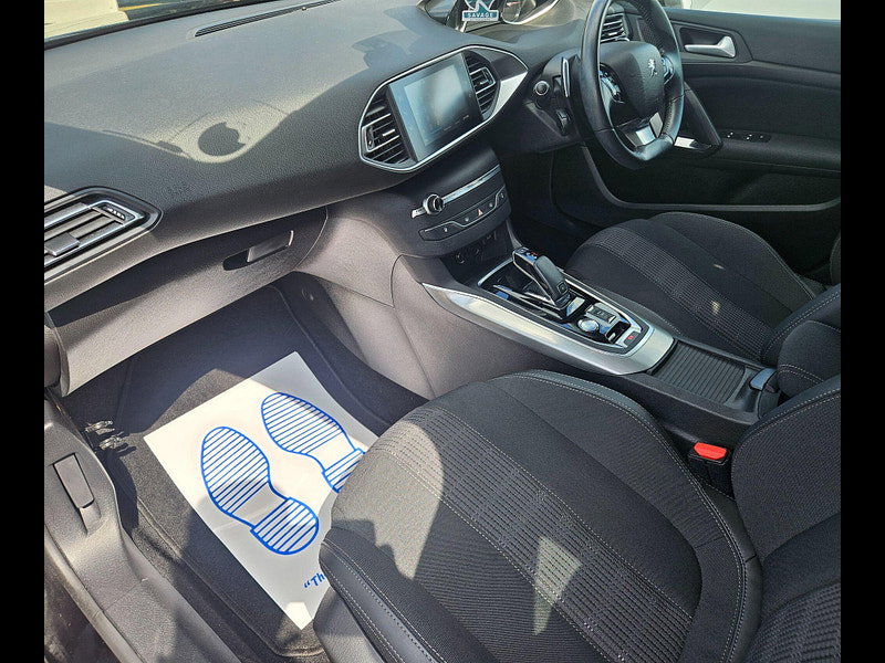 Peugeot 308 1.2 PureTech GPF Allure Hatchback 5dr Petrol EAT Euro 6 (s/s) (130 ps) 5dr Automatic 2020