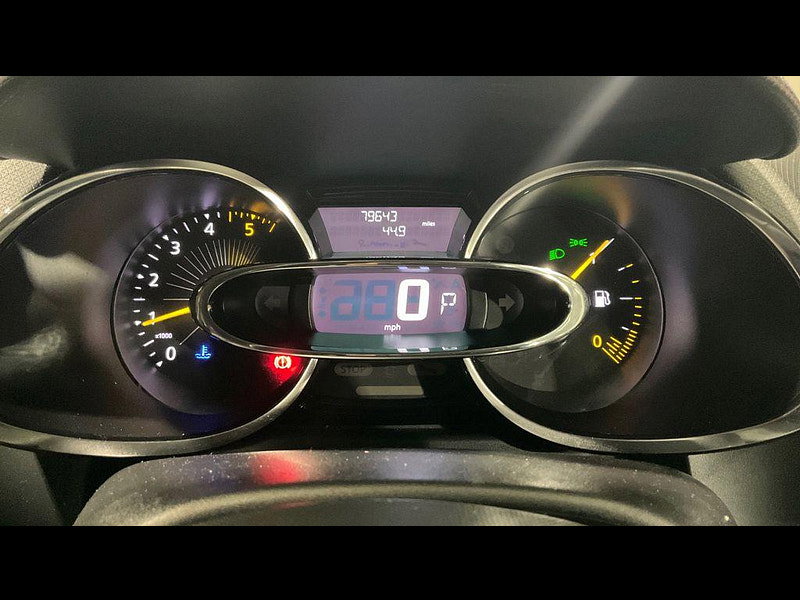 Renault Clio 1.5 dCi Dynamique S MediaNav EDC Euro 5 5dr 5dr Automatic 2014