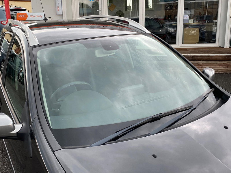 Renault Clio 1.6 VVT GT Line TomTom Sport Tourer Auto Euro 5 5dr 5dr Automatic 2011