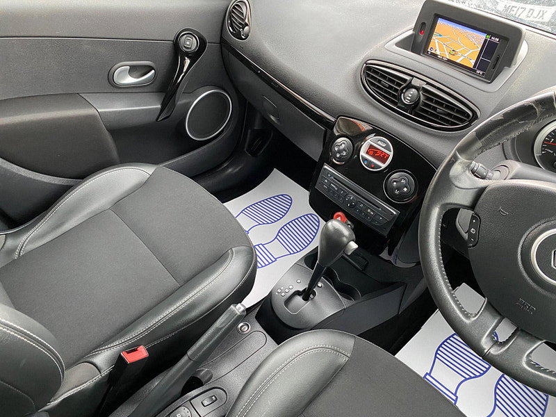 Renault Clio 1.6 VVT GT Line TomTom Sport Tourer Auto Euro 5 5dr 5dr Automatic 2011