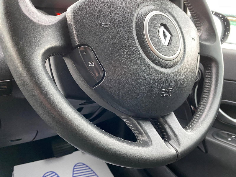 Renault Clio 1.6 VVT GT Line TomTom Sport Tourer Auto Euro 5 5dr 5dr Automatic 2011