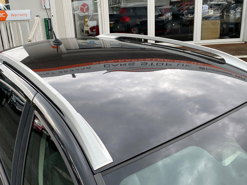 Renault Clio 1.6 VVT GT Line TomTom Sport Tourer Auto Euro 5 5dr 5dr Automatic 2011