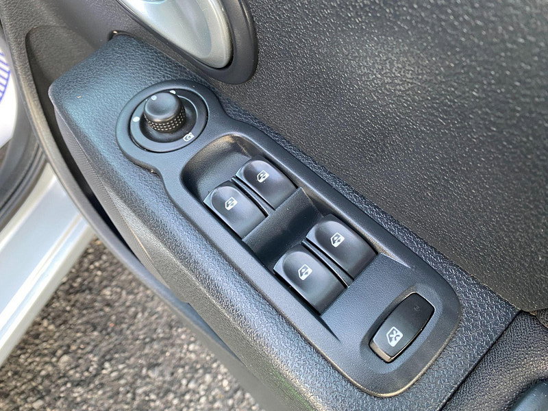 Renault Grand Modus 1.6 VVT Dynamique Auto Euro 4 5dr 5dr Automatic 2008