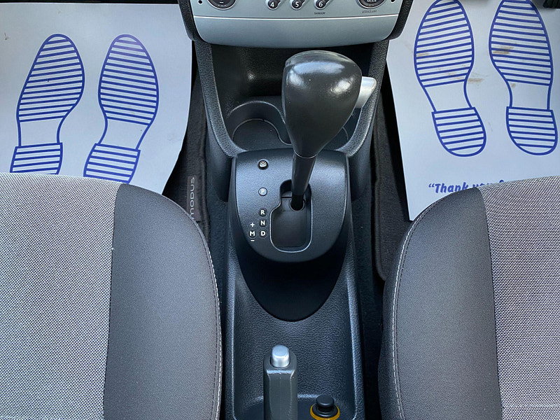 Renault Grand Modus 1.6 VVT Dynamique Auto Euro 4 5dr 5dr Automatic 2008