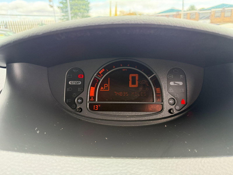 Renault Grand Modus 1.6 VVT Dynamique Auto Euro 4 5dr 5dr Automatic 2010