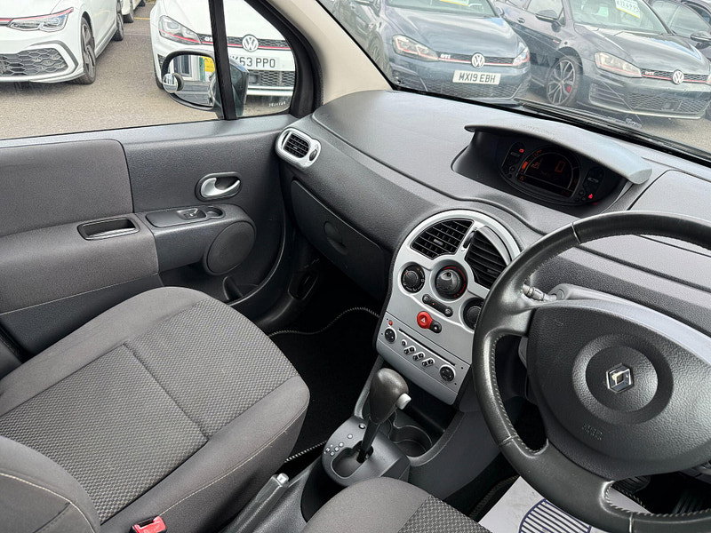 Renault Grand Modus 1.6 VVT Dynamique Auto Euro 4 5dr 5dr Automatic 2010