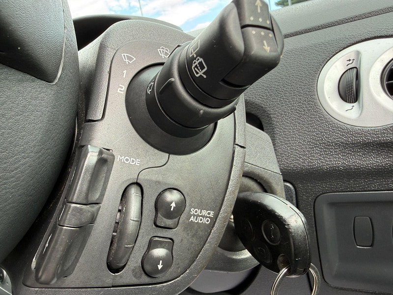 Renault Grand Modus 1.6 VVT Dynamique Auto Euro 4 5dr 5dr Automatic 2010