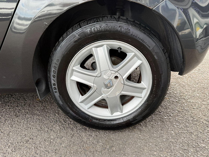 Renault Grand Modus 1.6 VVT Dynamique Auto Euro 4 5dr 5dr Automatic 2010