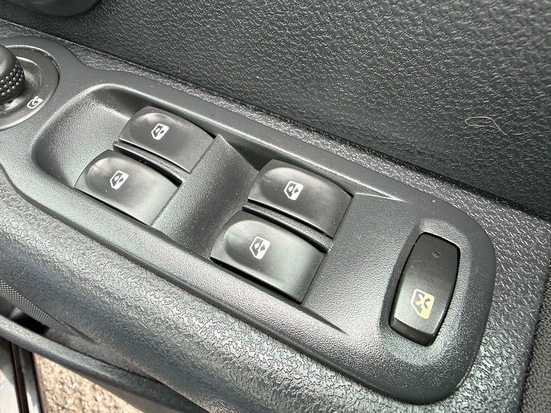 Renault Grand Modus 1.6 VVT Dynamique Auto Euro 4 5dr 5dr Automatic 2010