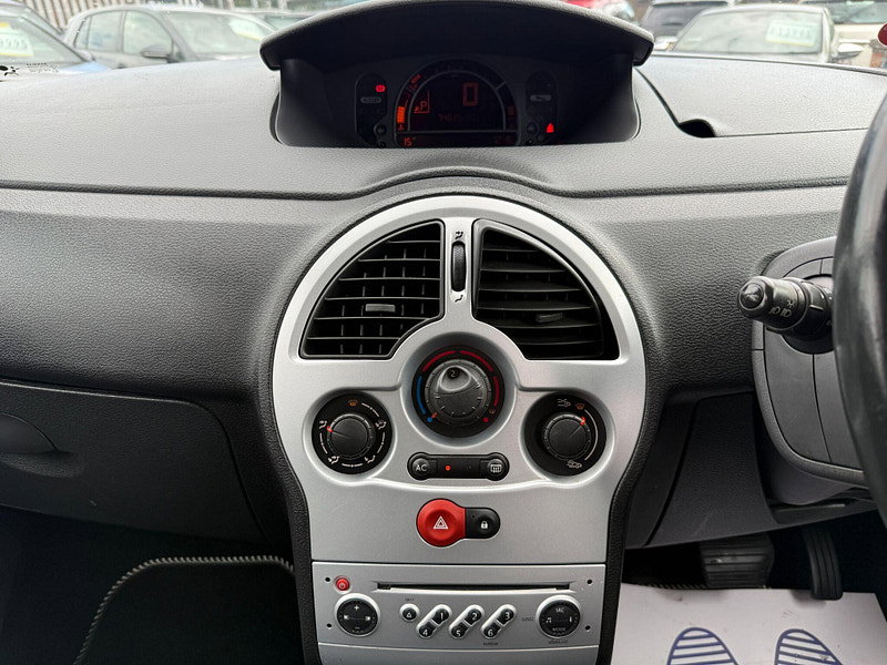 Renault Grand Modus 1.6 VVT Dynamique Auto Euro 4 5dr 5dr Automatic 2010