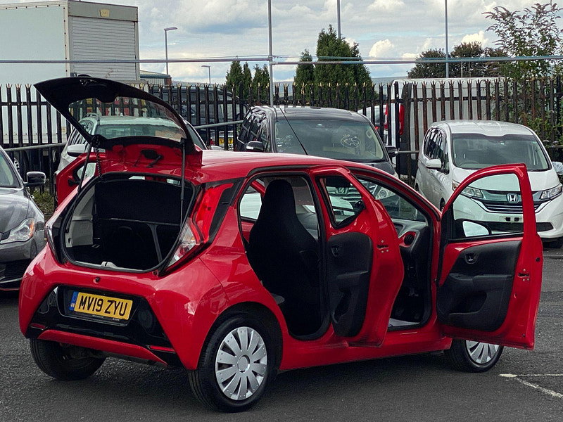 Toyota Aygo 1.0 VVT-i x-play Euro 6 5dr 5dr Manual 2019