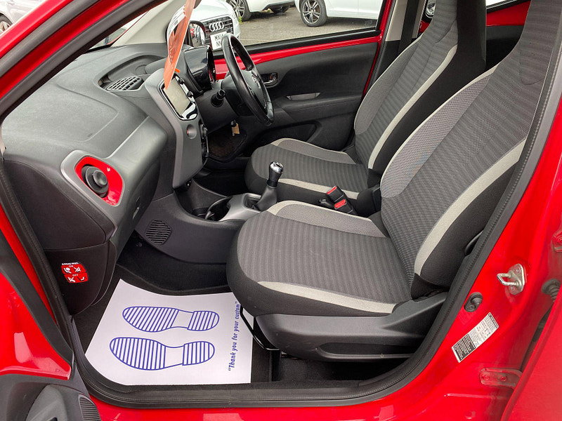 Toyota Aygo 1.0 VVT-i x-play Euro 6 5dr 5dr Manual 2019
