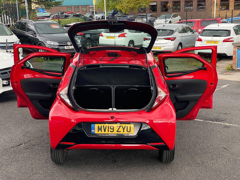 Toyota Aygo 1.0 VVT-i x-play Euro 6 5dr 5dr Manual 2019