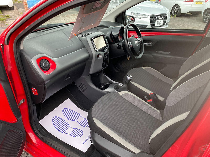 Toyota Aygo 1.0 VVT-i x-play Euro 6 5dr 5dr Manual 2019