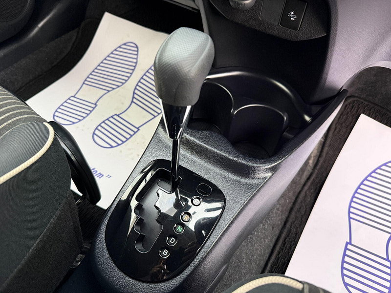 Toyota Vitz 1.5 HYBRID ELECTRIC 5dr 0dr 2017