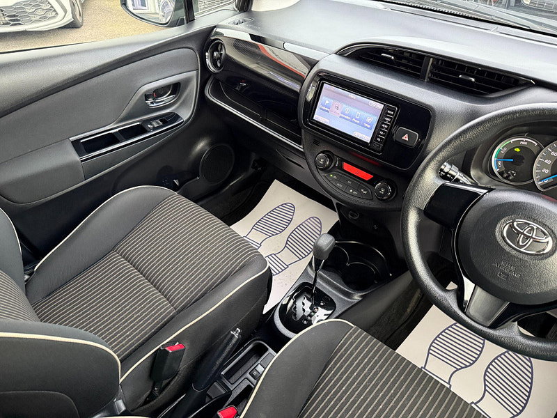 Toyota Vitz 1.5 HYBRID ELECTRIC 5dr 0dr 2017