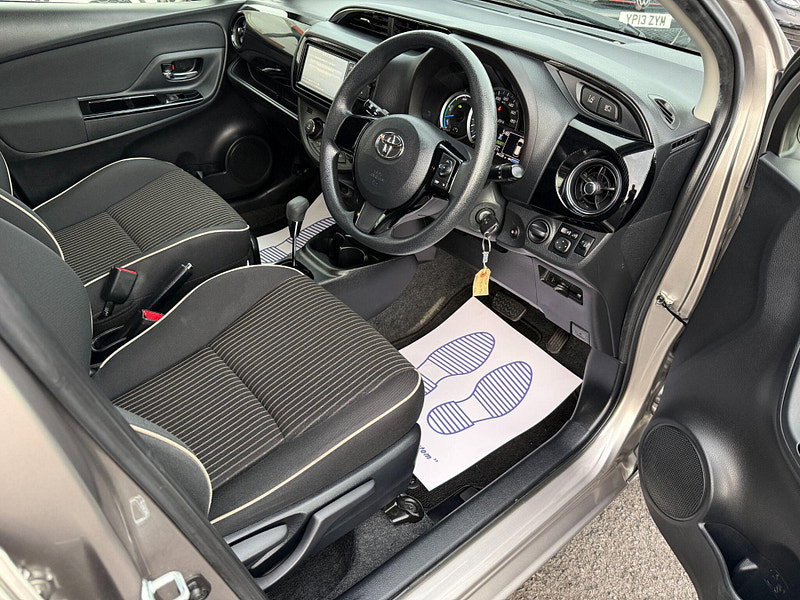 Toyota Vitz 1.5 HYBRID ELECTRIC 5dr 0dr 2017