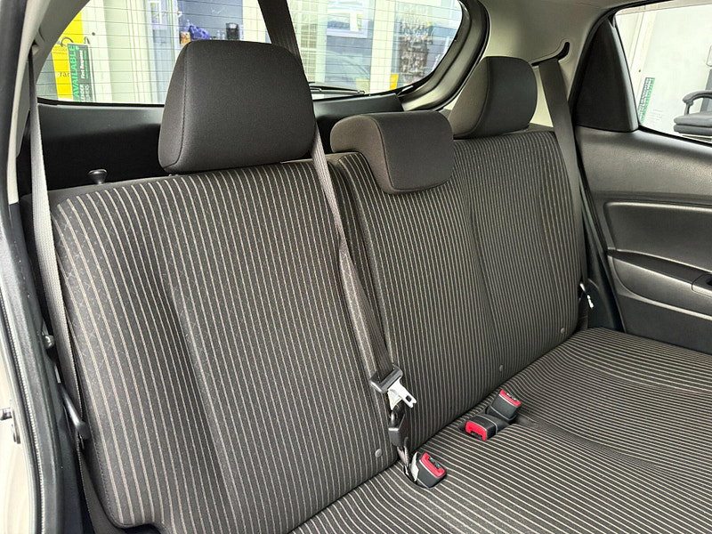 Toyota Vitz 1.5 HYBRID ELECTRIC 5dr 0dr 2017
