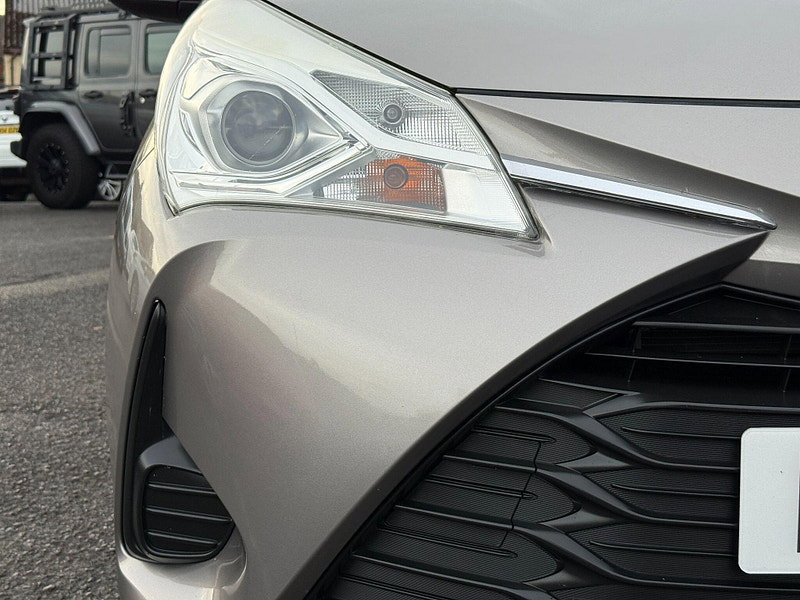 Toyota Vitz 1.5 HYBRID ELECTRIC 5dr 0dr 2017