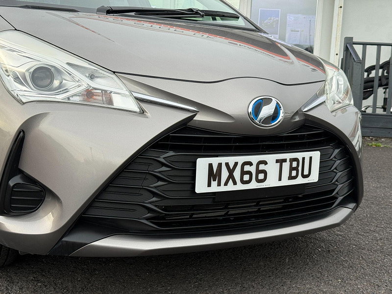 Toyota Vitz 1.5 HYBRID ELECTRIC 5dr 0dr 2017