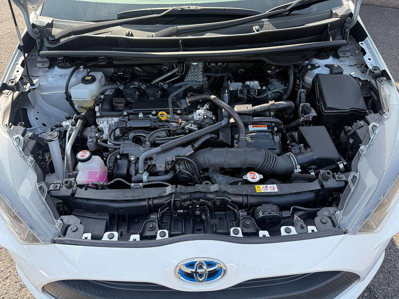 Toyota Yaris 1.5 VVT-h Design E-CVT Euro 6 (s/s) 5dr 5dr Automatic 2021