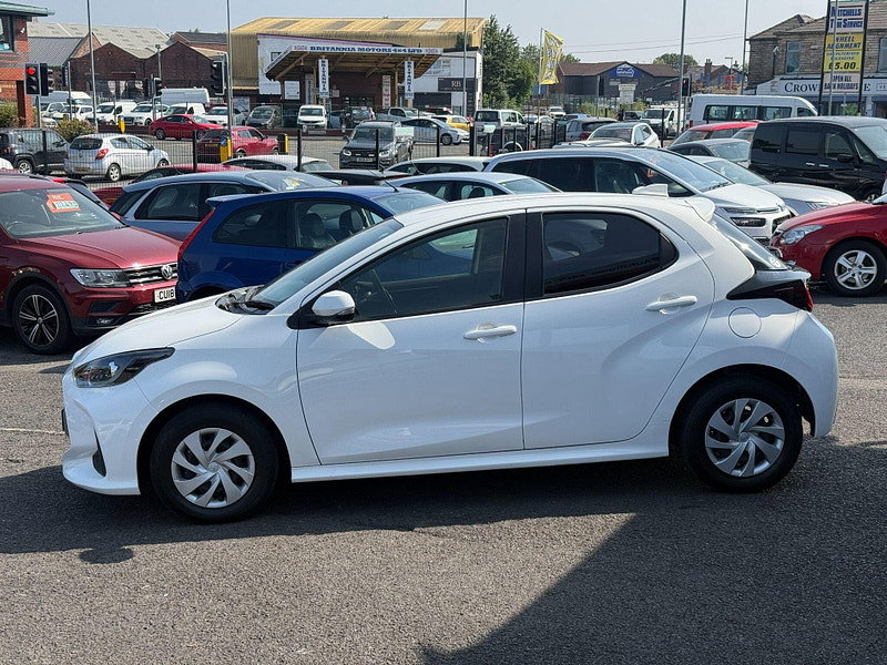 Toyota Yaris 1.5 VVT-h Design E-CVT Euro 6 (s/s) 5dr 5dr Automatic 2021