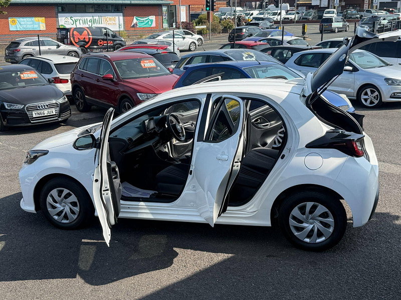 Toyota Yaris 1.5 VVT-h Design E-CVT Euro 6 (s/s) 5dr 5dr Automatic 2021