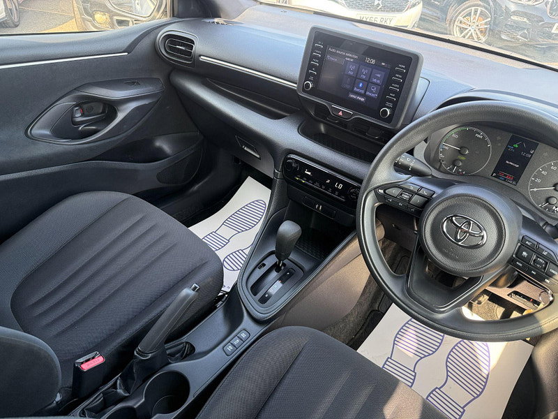 Toyota Yaris 1.5 VVT-h Design E-CVT Euro 6 (s/s) 5dr 5dr Automatic 2021