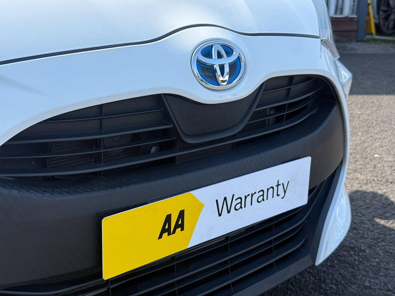 Toyota Yaris 1.5 VVT-h Design E-CVT Euro 6 (s/s) 5dr 5dr Automatic 2021