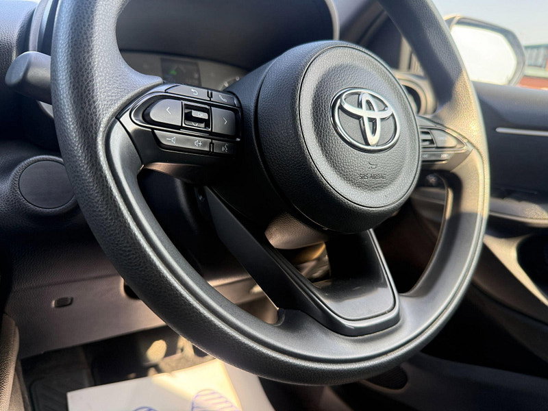 Toyota Yaris 1.5 VVT-h Design E-CVT Euro 6 (s/s) 5dr 5dr Automatic 2021