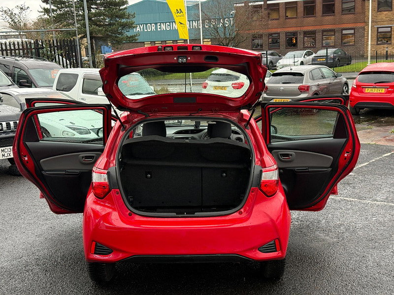 Toyota Yaris 1.5 VVT-i Icon Tech Euro 6 5dr 5dr Manual 2018