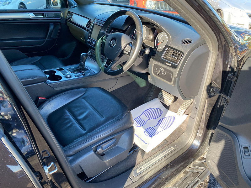 Volkswagen Touareg 3.0 TDI V6 BlueMotion Tech R-Line Tiptronic 4WD Euro 6 (s/s) 5dr 5dr Automatic 2015