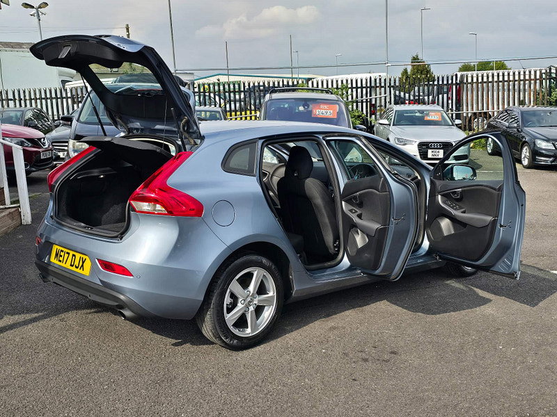 Volvo V40 1.5 T3 Momentum Nav Plus Auto Euro 6 (s/s) 5dr 5dr Automatic 2017