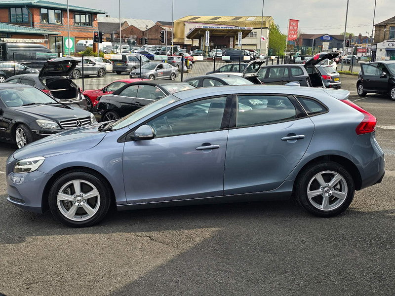 Volvo V40 1.5 T3 Momentum Nav Plus Auto Euro 6 (s/s) 5dr 5dr Automatic 2017