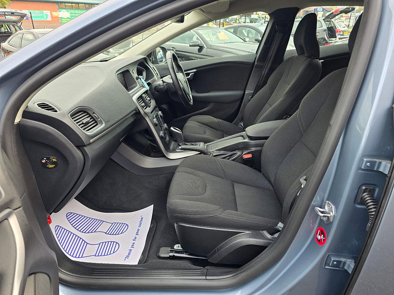 Volvo V40 1.5 T3 Momentum Nav Plus Auto Euro 6 (s/s) 5dr 5dr Automatic 2017