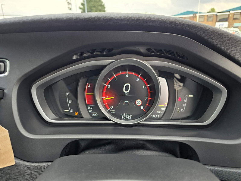 Volvo V40 1.5 T3 Momentum Nav Plus Auto Euro 6 (s/s) 5dr 5dr Automatic 2017