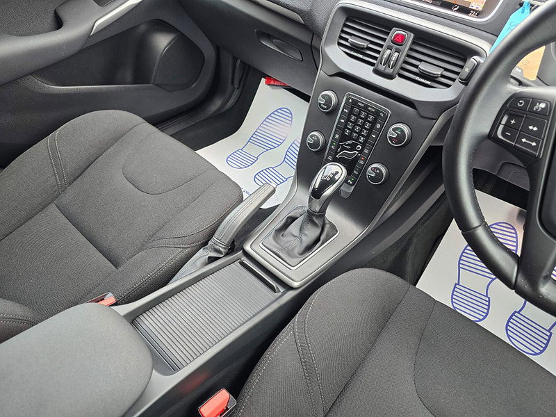 Volvo V40 1.5 T3 Momentum Nav Plus Auto Euro 6 (s/s) 5dr 5dr Automatic 2017