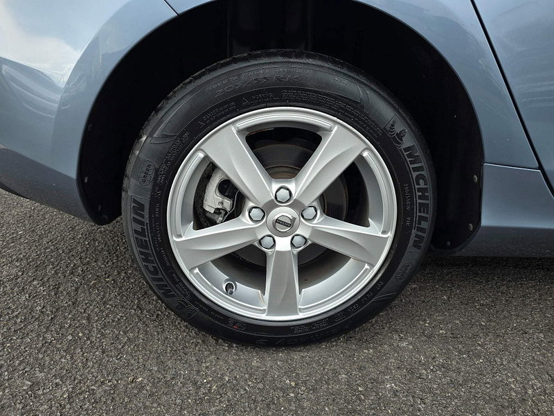 Volvo V40 1.5 T3 Momentum Nav Plus Auto Euro 6 (s/s) 5dr 5dr Automatic 2017