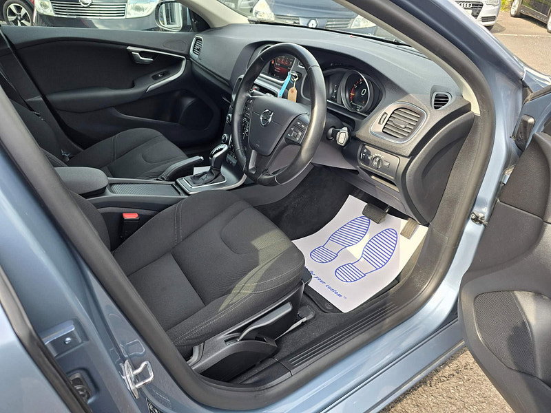 Volvo V40 1.5 T3 Momentum Nav Plus Auto Euro 6 (s/s) 5dr 5dr Automatic 2017