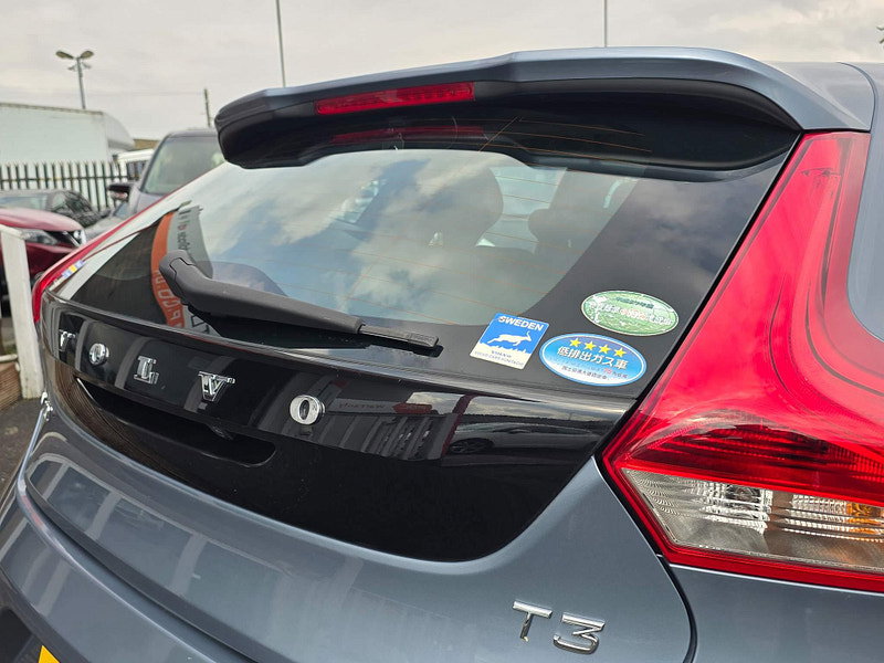 Volvo V40 1.5 T3 Momentum Nav Plus Auto Euro 6 (s/s) 5dr 5dr Automatic 2017