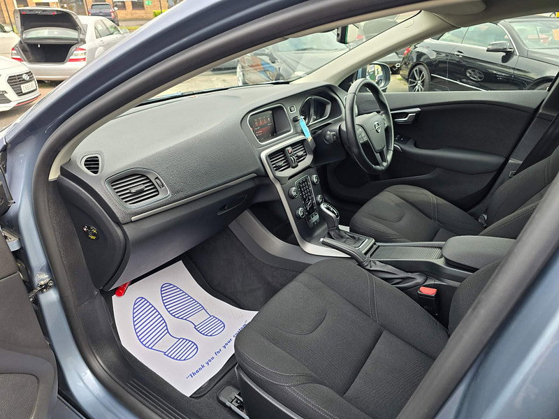 Volvo V40 1.5 T3 Momentum Nav Plus Auto Euro 6 (s/s) 5dr 5dr Automatic 2017