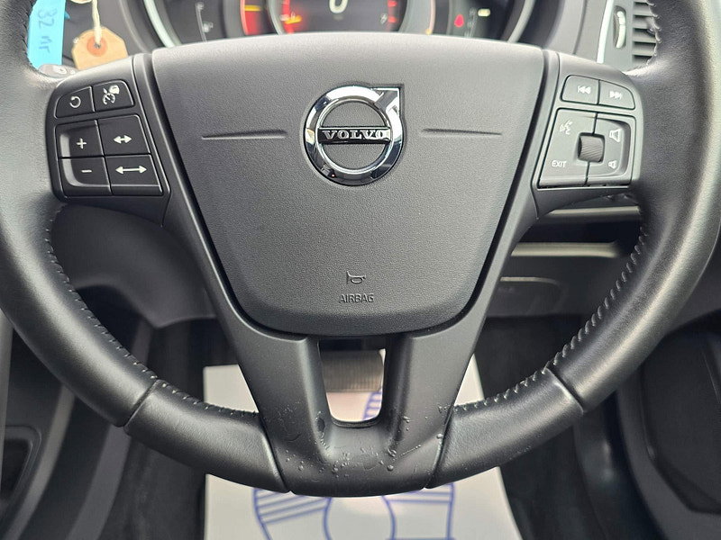 Volvo V40 1.5 T3 Momentum Nav Plus Auto Euro 6 (s/s) 5dr 5dr Automatic 2017