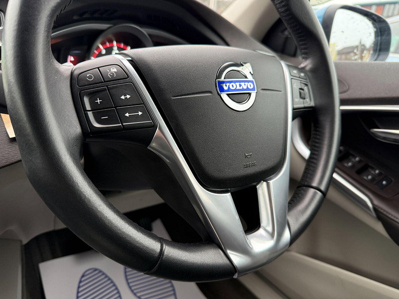 Volvo V40 1.5 T3 SE Auto Euro 6 (s/s) 5dr 5dr Automatic 2015
