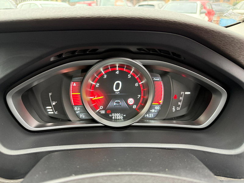 Volvo V40 1.5 T3 SE Auto Euro 6 (s/s) 5dr 5dr Automatic 2015