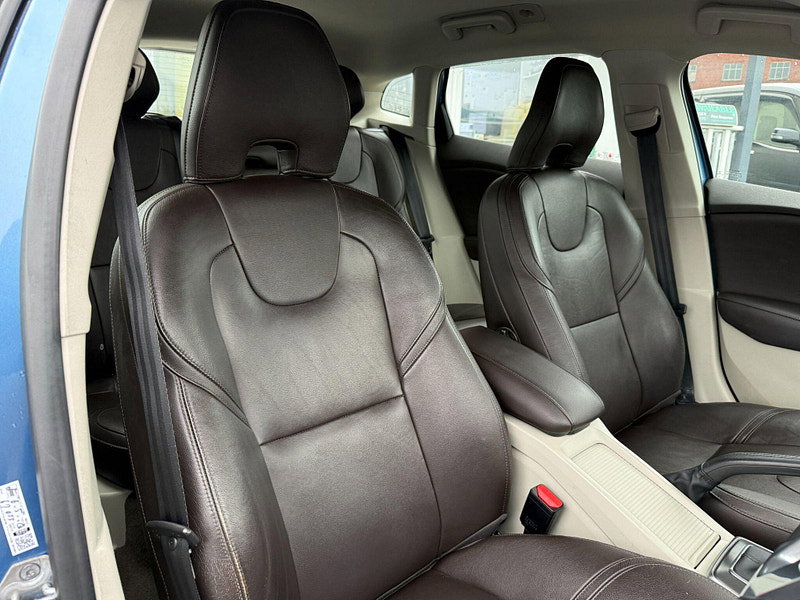 Volvo V40 1.5 T3 SE Auto Euro 6 (s/s) 5dr 5dr Automatic 2015
