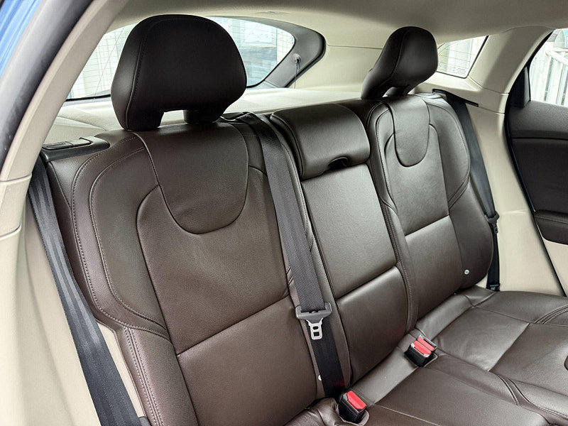 Volvo V40 1.5 T3 SE Auto Euro 6 (s/s) 5dr 5dr Automatic 2015